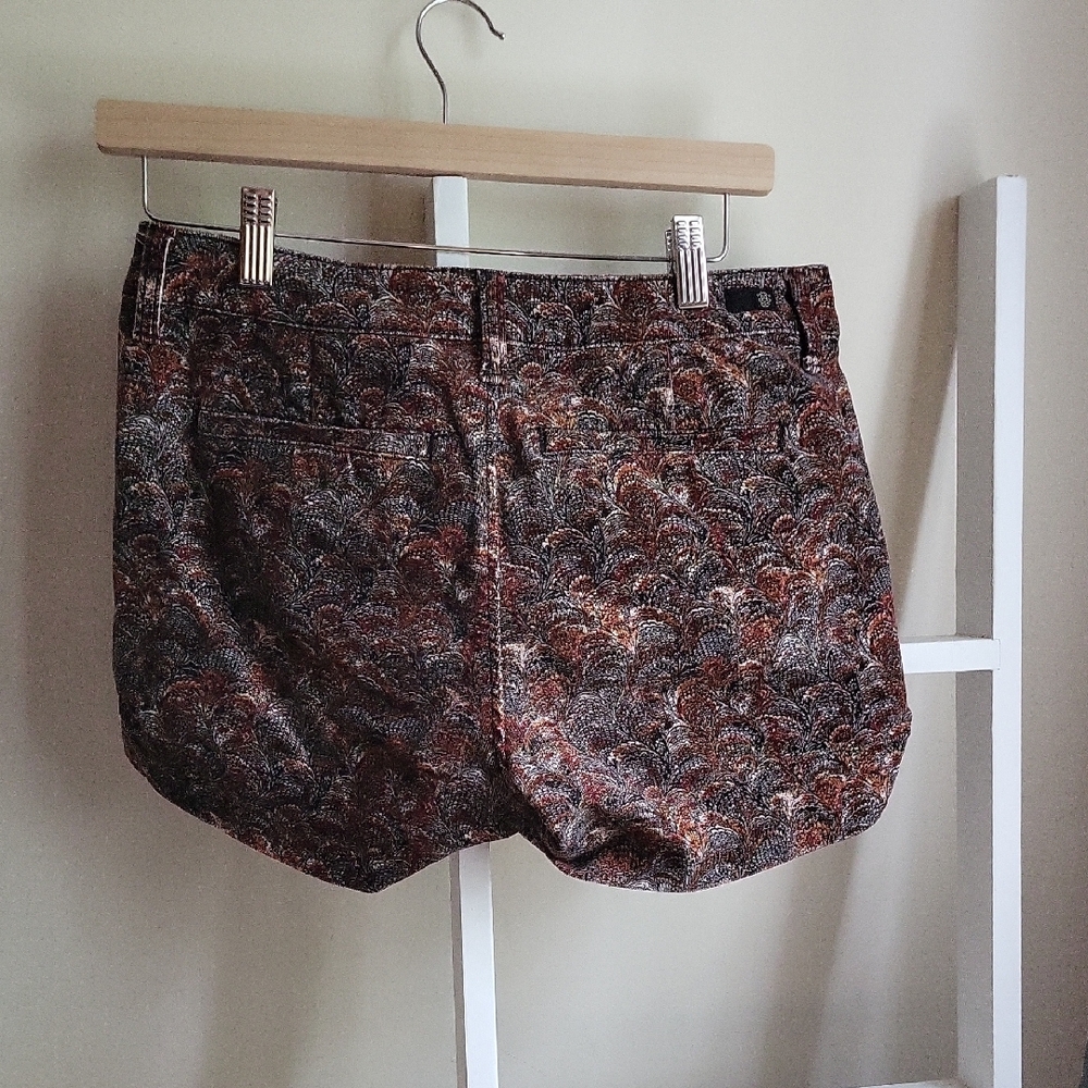 Jessica Simpson Brown Patterned Shorts - Picture 3 of 6